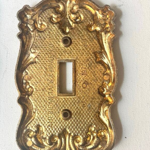 Vintage 1972 American Tack & Hardware Ornate Brass Switch Plate Covers - 4 - Picture 4 of 4